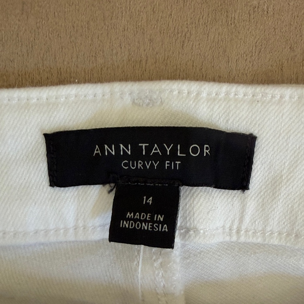 Ann Taylor The Slim Boot Curvy White Women's Jeans Size 14 Mid Rise - Picture 4 of 11